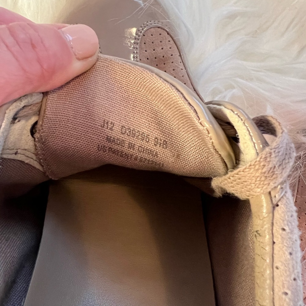 Cole Haan Nike Air Sneakers, suede and patent leather, tan; Size 9.5 - Picture 12 of 13